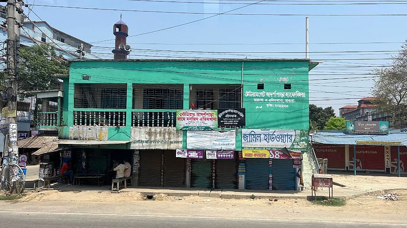 মাগুরায় মসজিদের ছাদে বিদ্যুৎস্পৃষ্ট হয়ে মোয়াজ্জিনের মৃত্যু