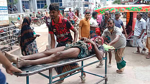মাগুরায় ফুটবল খেলাকে কেন্দ্র করে দুই গ্রামের বাসিন্দাদের সংঘর্ষ, আহত ১০