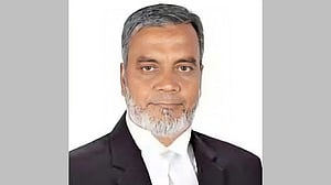 আবেদন না করেই এএজি পদে নিয়োগ, চার দিনের মাথায় মাহফুজুর রহমানের পদত্যাগ