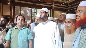জুলাই জাদুঘরে শাপলা চত্বরে নিহতদের মুখাবয়ব না রাখার ‘পরামর্শ’ মামুনুল হকের