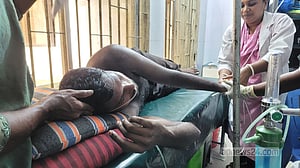 পদ্মায় চ্যানেল চার্জ আদায় নিয়ে হামলা, যুবদল নেতাসহ আহত ১১