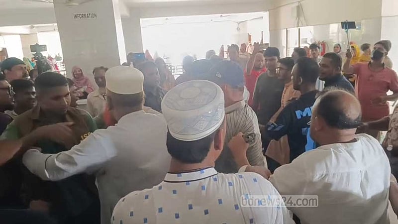 মেহেরপুর হাসপাতালে জামায়াত এমপি ও বিএনপি নেতাকর্মীদের হাতাহাতি, ব্যাহত চিকিৎসা সেবা