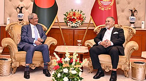 ইসি দলের সাক্ষাৎ: কমিশনের ভাবমূর্তি ও জনআস্থা সমুন্নত রাখার তাগিদ রাষ্ট্রপতির