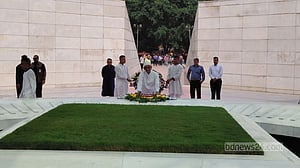 জিয়া দম্পতির কবর জিয়ারত হবু রাষ্ট্রপতির