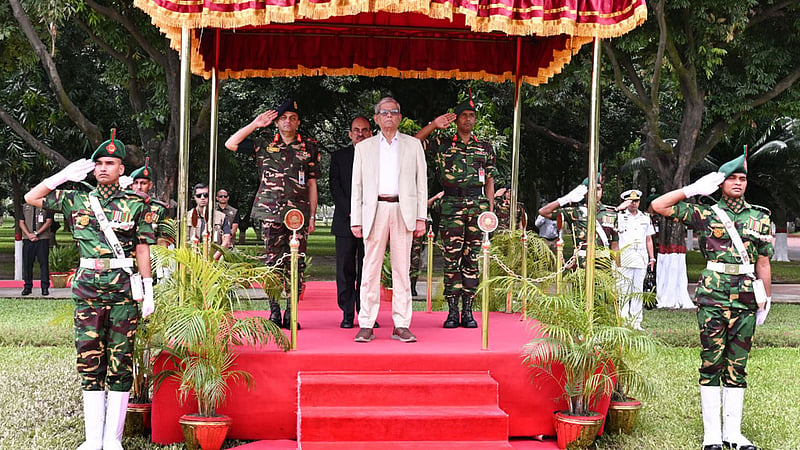 বঙ্গভবনে সপরিবারে নতুন রাষ্ট্রপতি
