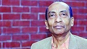 চেক ডিজঅনার মামলায় শিল্পী মুজিব পরদেশী কারাগারে