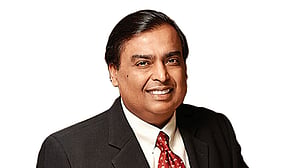 এবার ভারতে যুদ্ধবিমানের ইঞ্জিন তৈরিতে নজর মুকেশ আম্বানির