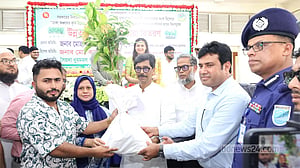 চাহিদার চেয়ে বহুগুণ বেশি সার মজুদ আছে: কৃষিমন্ত্রী