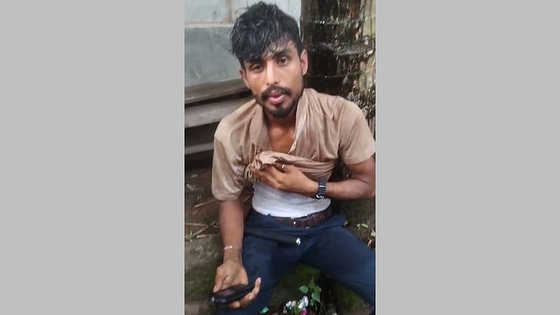 মানিকগঞ্জে পুলিশ পরিচয়ে তল্লাশির অভিযোগে ‘সোর্স’ আটক