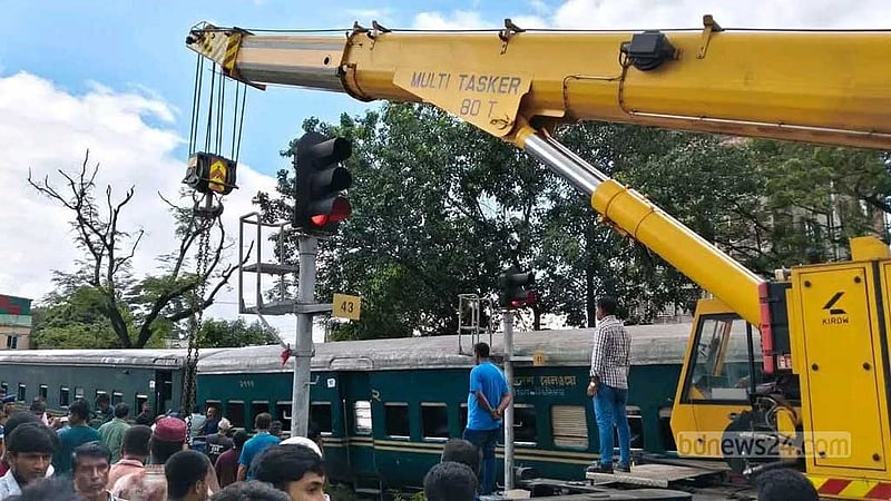 ঢাকা-ময়মনসিংহ রুটে সাড়ে ৭ ঘণ্টা পর ট্রেন চলাচল শুরু, তদন্তে কমিটি
