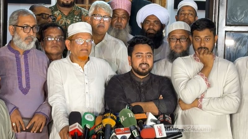 ছয় মাসে সরকার ‘ব্যর্থ’, মন্ত্রিসভায় আরও বদল আনতে হবে: নাহিদ
