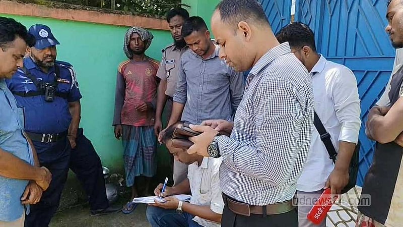 নেত্রকোণায় বালু ব্যবসায়ীকে লাখ টাকা জরিমানা, ২ ট্রলার মালিকে কারাদণ্ড