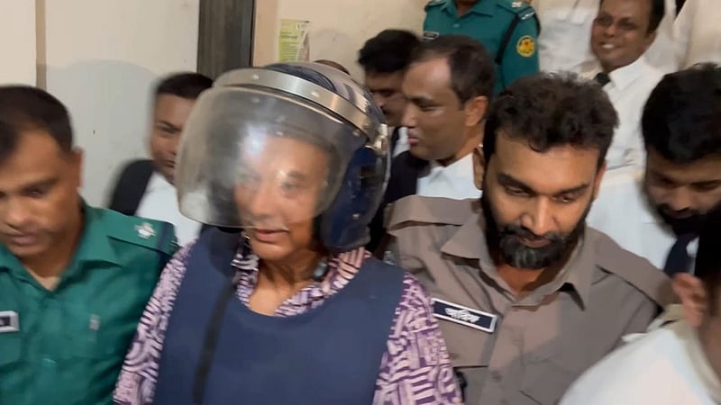 এভাবে গ্রেপ্তার দেখানো যায় কি না, বিচারককে ভেবে দেখার অনুরোধ সাবেক রেলমন্ত্রী সুজনের