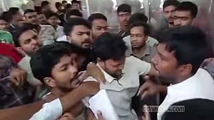পাবনা বিশ্ববিদ্যালয়ে দাওয়াত না দেওয়ায় ছাত্রদলের হট্টগোল, অনুষ্ঠান পণ্ড