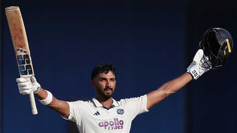 দুইবার জীবন পেয়ে পাডিক্কালের সেঞ্চুরি, ভারতের ৩০০