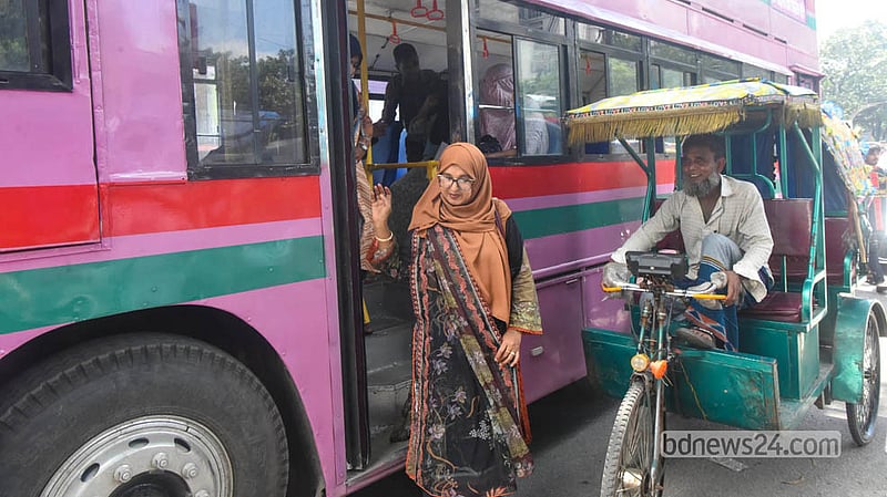 আলাদা বাস: নারীর নিরাপত্তা নাকি সুরক্ষার 'পিংকওয়াশ'?