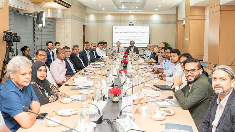 দক্ষতা উন্নয়ন ব্যবস্থায় সমন্বিত সংস্কারের আহ্বান বিশেষজ্ঞদের