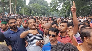 প্রধানমন্ত্রীর ‘ধন্যবাদ’, ছাত্রদলের ‘দুঃখপ্রকাশ’, নতুন কমিটির ইঙ্গিত