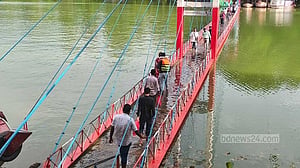 টানা বৃষ্টিতে ডুবে গেছে রাঙামাটির ঝুলন্ত সেতু, রাতে খোলা হবে কাপ্তাই বাঁধ