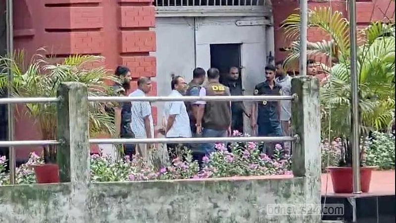 রংপুরে শিক্ষক পরিবার হত্যা: ‘মবের’ শঙ্কায় কারাগারেই আসামিদের ডোপ টেস্ট
