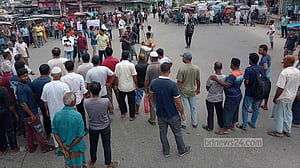 প্রিপেইড মিটার বাতিলের দাবিতে রংপুরে আধা ঘণ্টা সড়ক অবরোধ