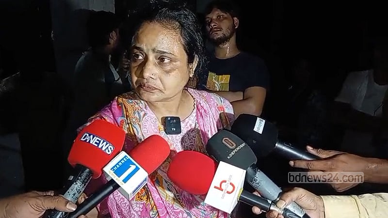 ফোনে না পেয়ে বাসায় এসে বোনসহ চারজনের লাশ পেলেন পূজা চক্রবর্তী
