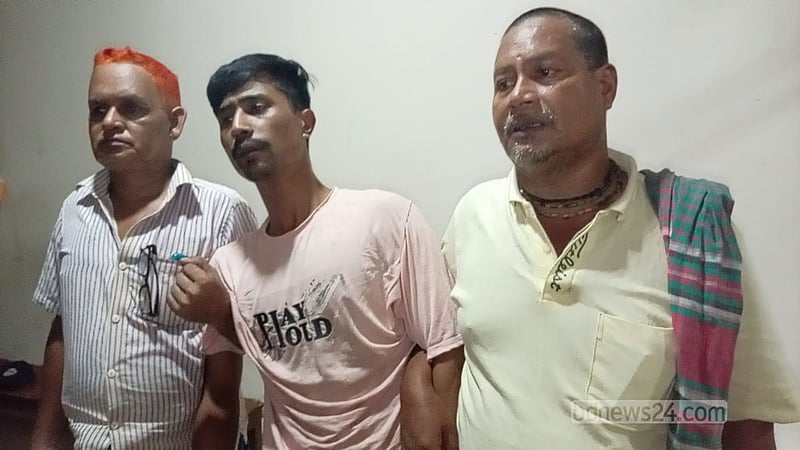 রংপুরে শিক্ষক পরিবার হত্যা: মুচলেকা নিয়ে সিদ্ধার্থের বাবা-ভাইকে ছাড়ল ডিবি