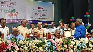 কামাল হোসেনকে স্বাধীনতা পদক না দেওয়ায় ‘আক্ষেপ’ রেহমান সোবহানের
