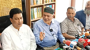 রংপুরে শিক্ষক পরিবার হত্যা: আসামিদের পক্ষে আদালতে না দাঁড়ানোর ঘোষণা আইনজীবীদের