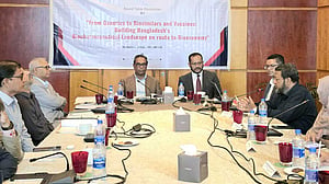 বায়োসিমিলার ও টিকা উৎপাদনে ‘স্বয়ংসম্পূর্ণতা’ অর্জনে জাতীয় কৌশল প্রণয়ন করবে সরকার