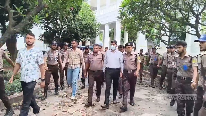 ইলিয়াস আলী 'গুম’: ট্রাইব্যুনালে বিমানবাহিনীর কর্মকর্তা সাইফুর রহমান
