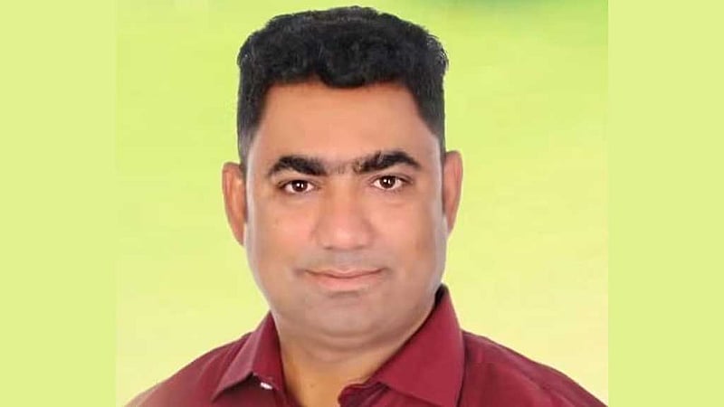 বাসে চাঁদা দাবি: সাভারে শ্রমিক দল নেতাসহ ৮ জনের বিরুদ্ধে অভিযোগ