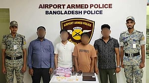 শাহজালালে স্বর্ণালংকারসহ আটক ৫