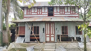 শরীয়তপুরে আবার শতাধিক হাতবোমার বিস্ফোরণ, বাড়িতে ভাঙচুর-লুটের অভিযোগ