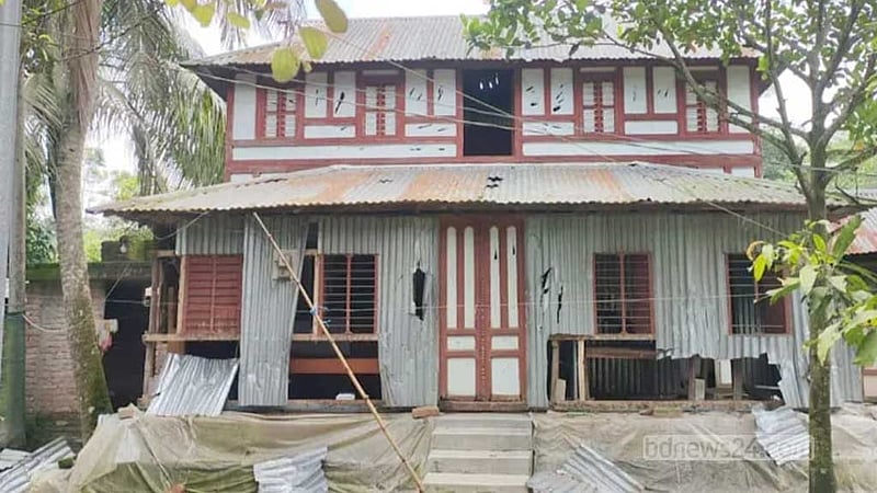 শরীয়তপুরে আবার শতাধিক হাতবোমার বিস্ফোরণ, বাড়িতে ভাঙচুর-লুটের অভিযোগ