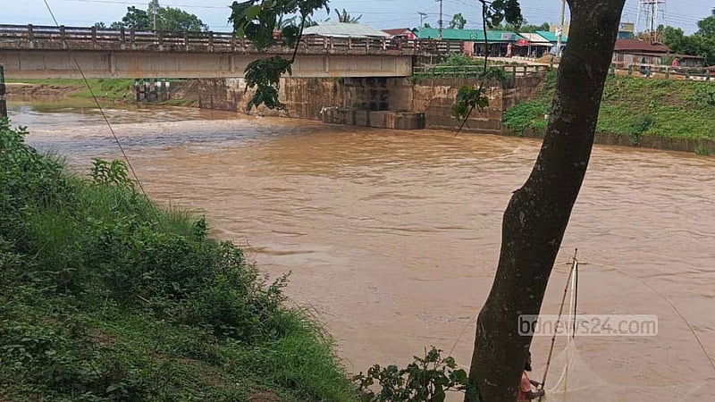 ভারি বৃষ্টি ও পাহাড়ি ঢলে শেরপুরে বাড়ছে নদ-নদীর পানি