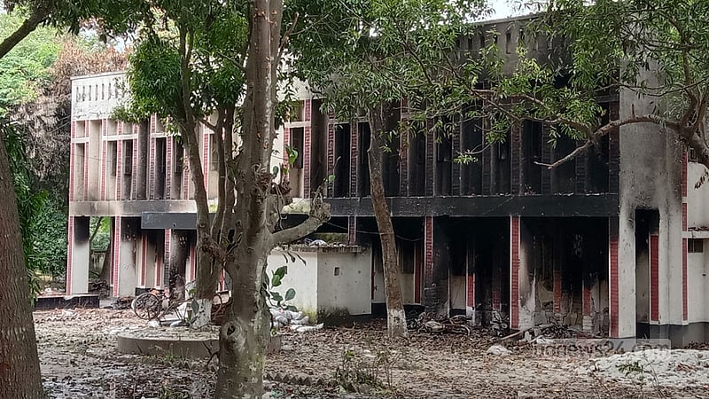 এনায়েতপুর থানায় ১৫ পুলিশ হত্যা: এখনও সব অস্ত্র উদ্ধার হয়নি