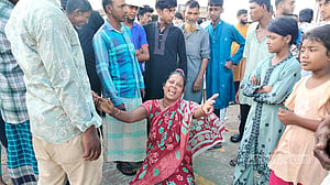 শিপ ইয়ার্ডে বিষাক্ত গ্যাস: মৃত্যু বেড়ে ১০