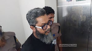 দক্ষিণখানে চিকিৎসক খুন: জুতার ছাপের সূত্রে গ্রেপ্তার সোহেল ২ দিনের রিমান্ডে