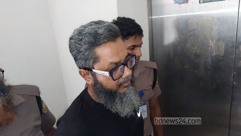 দক্ষিণখানে চিকিৎসক খুন: জুতার ছাপের সূত্রে গ্রেপ্তার সোহেল ২ দিনের রিমান্ডে
