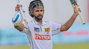 শ্রীলঙ্কার অবিশ্বাস্য ড্রয়ে দিনুশার দারুণ সব কীর্তি