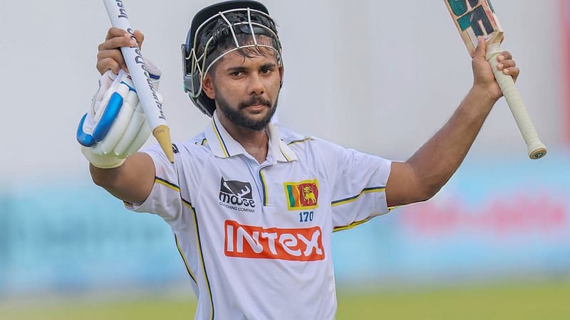 শ্রীলঙ্কার অবিশ্বাস্য ড্রয়ে দিনুশার দারুণ সব কীর্তি