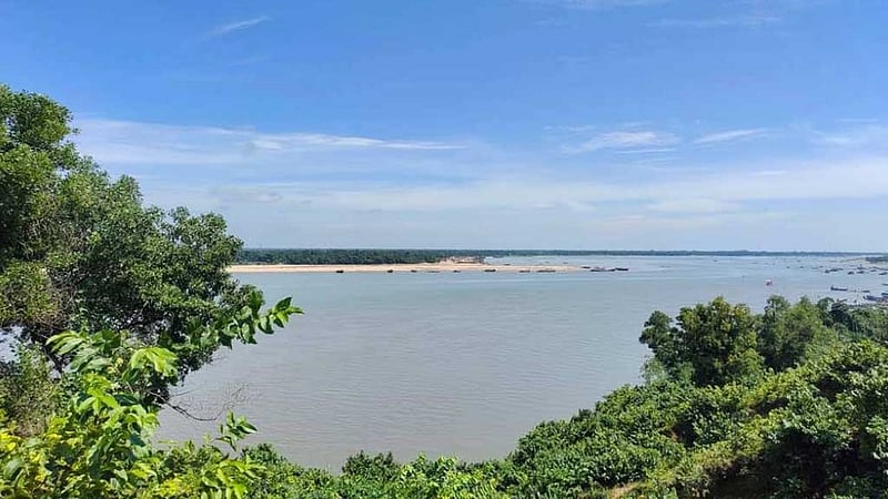 কীর্তন শুনে ফেরার পথে হাওরে নৌকা ডুবে একজনের মৃত্যু, নিখোঁজ ৩