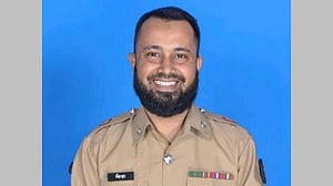 সেই জিয়াকে মামলা ও দণ্ডমুক্ত করার চেষ্টায় সাবেক একদল সহকর্মী