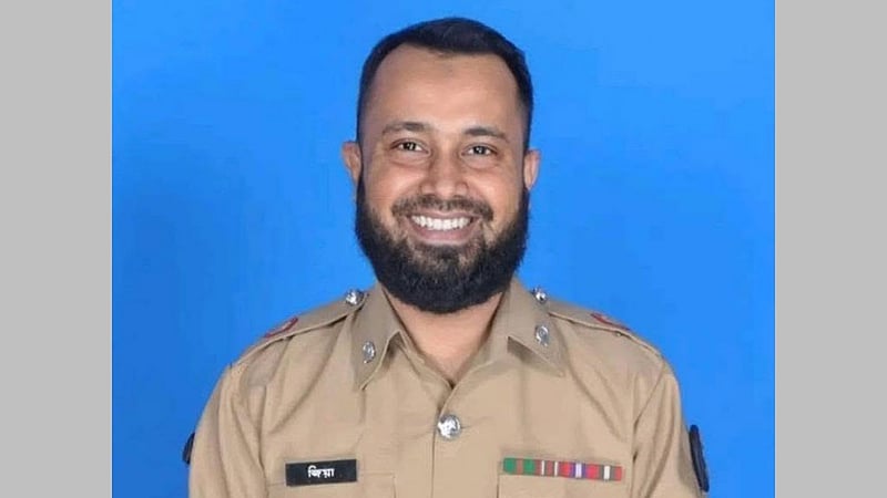 সেই জিয়াকে মামলা ও দণ্ডমুক্ত করার চেষ্টায় সাবেক একদল সহকর্মী