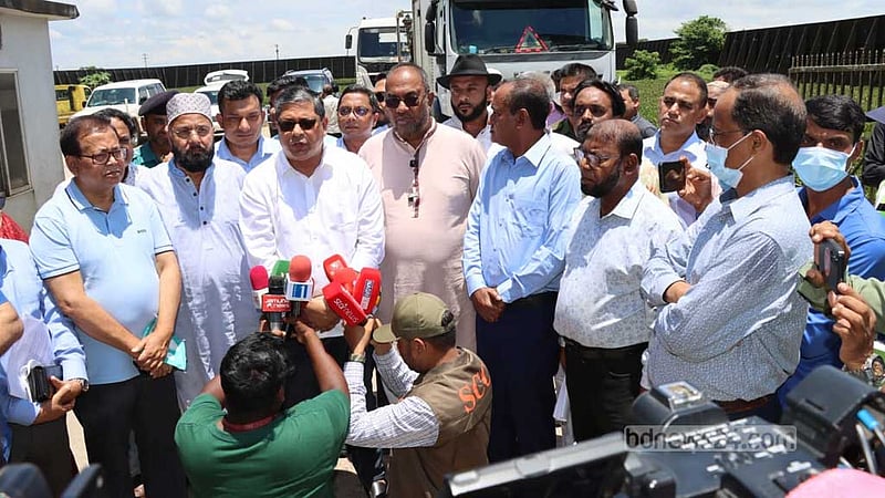 শেখ হাসিনার সরাসরি দেশে ফেরার সুযোগ নেই: শাহে আলম