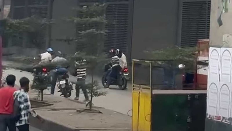 প্রধানমন্ত্রীর খালাত ভাইয়ের পেট্রোল পাম্পের টাকা ছিনতাই, গ্রেপ্তার ৫