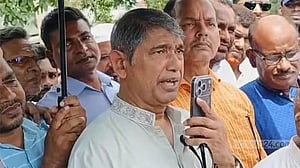 ‘ঘুষ নিয়ে ঘর নির্মাণের অনুমতি’: সখীপুরের বন কর্মকর্তাকে বদলির নির্দেশ মন্ত্রীর