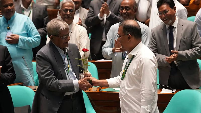 নতুন রাষ্ট্রপতিকে প্রধানমন্ত্রীর লাল গোলাপ শুভেচ্ছা