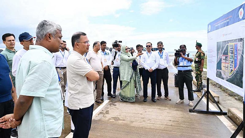 মাতারবাড়ীর উন্নয়নযজ্ঞ ঘুরে দেখলেন প্রধানমন্ত্রী